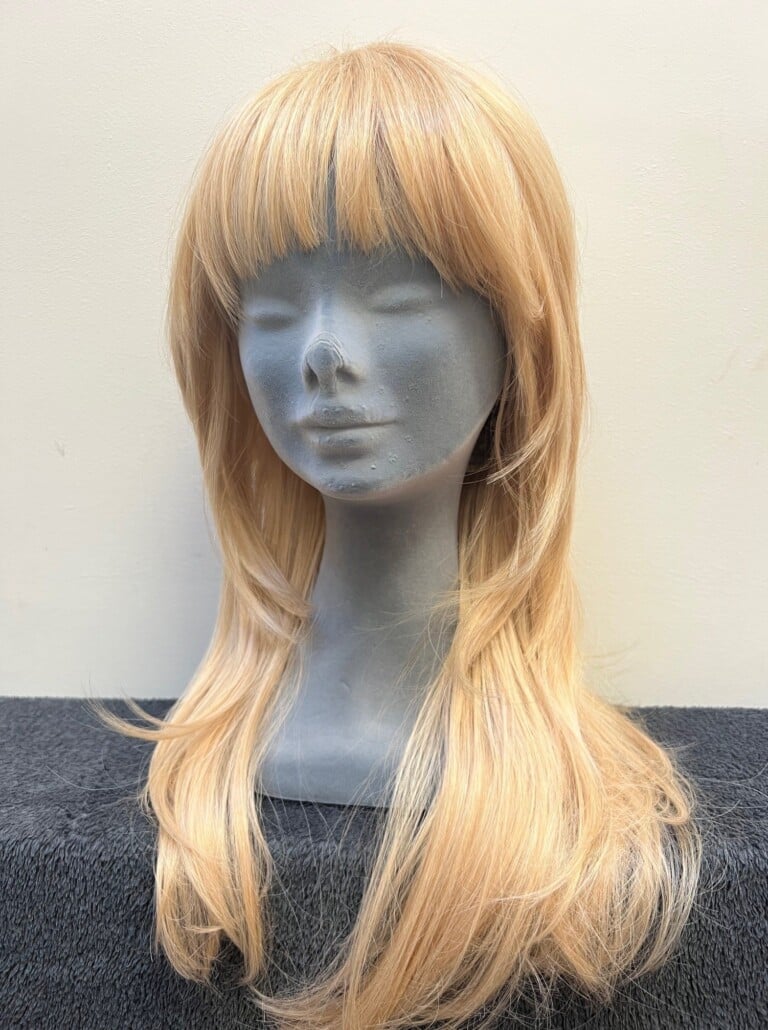 Blonde with a basic cap 199