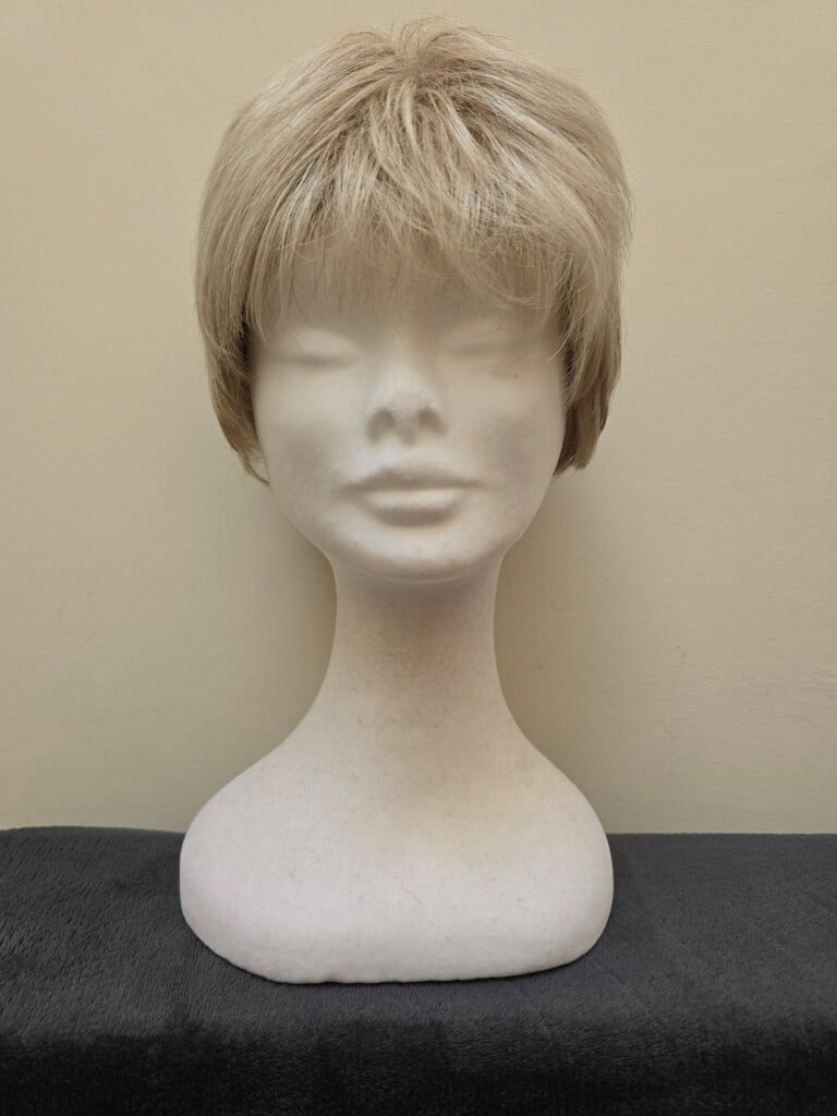 Blonde with a basic cap 396